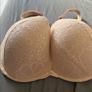 Victoria's Secret Beige Lace Bra